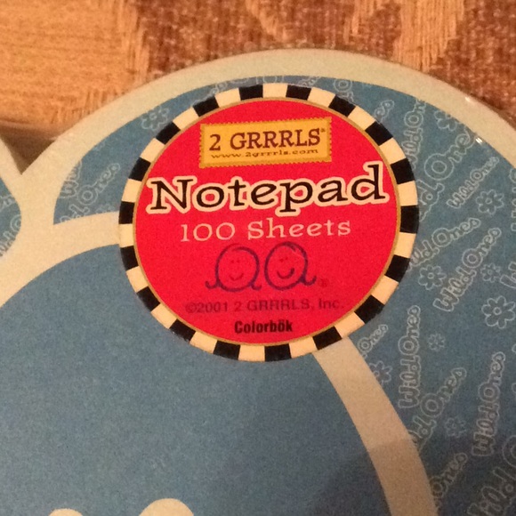 NWT 2 Grrrls 100 sheet blue face notepad - Picture 2 of 3